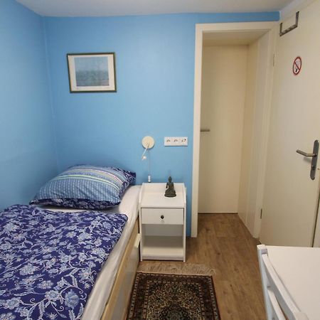 Kleine Wohnung Fuer Singles Daun Esterno foto