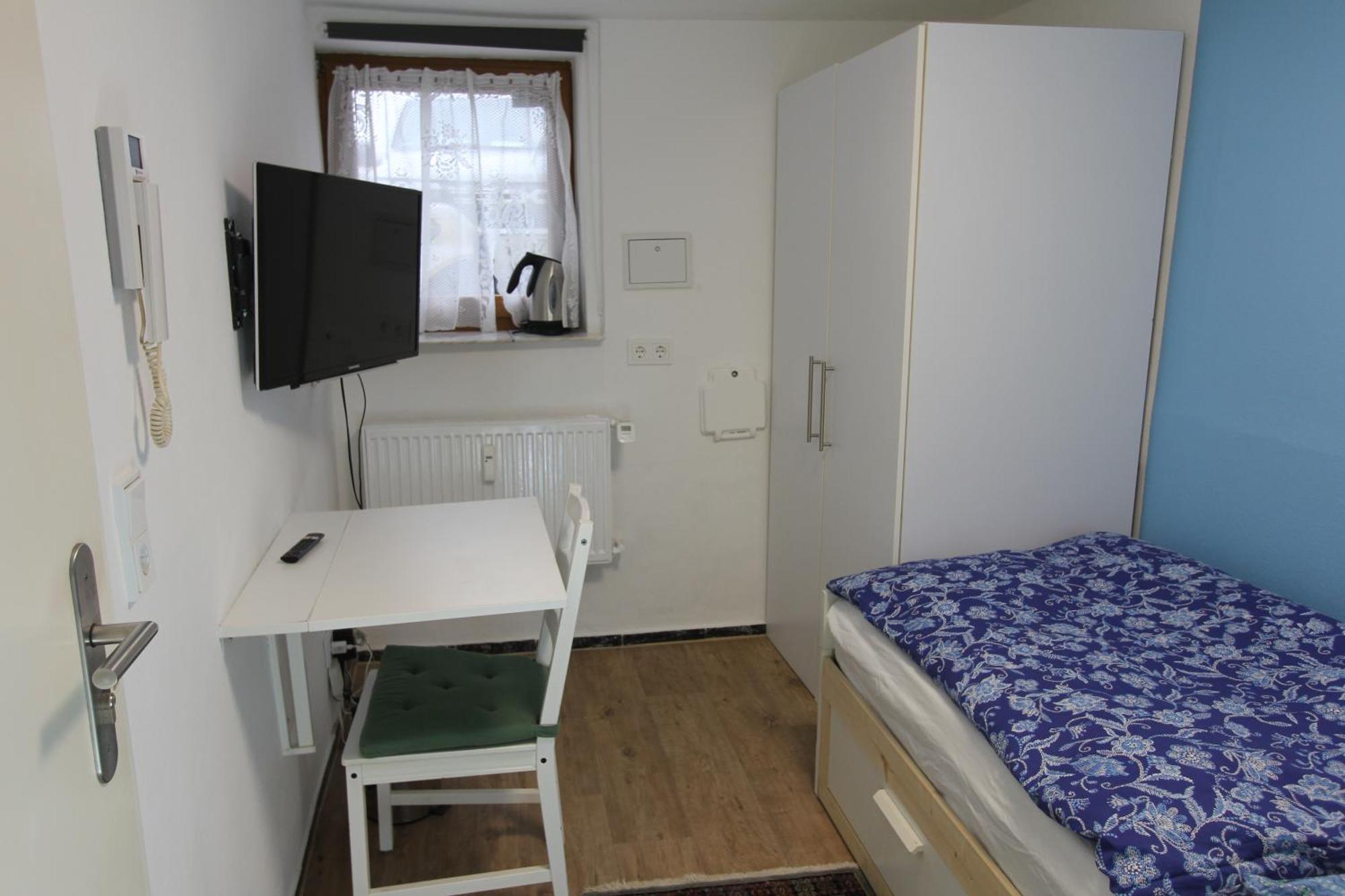 Kleine Wohnung Fuer Singles Daun Esterno foto